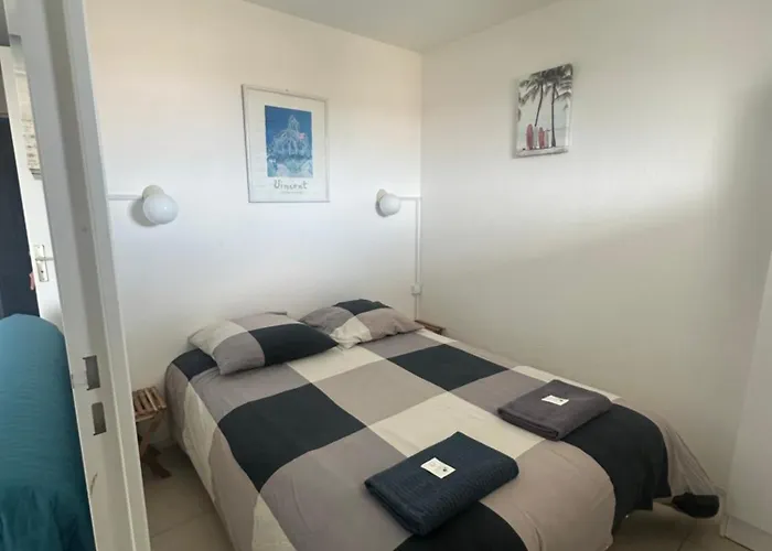 Bleu Marine Apts Апартаменты Лакано