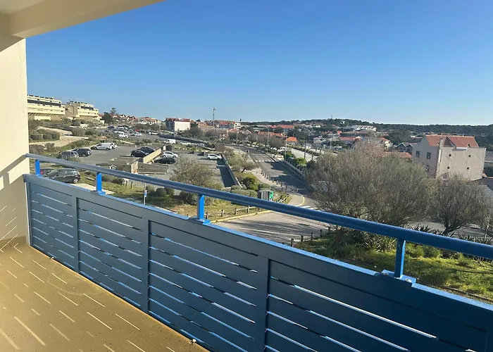 Apartment Bleu Marine Apts *